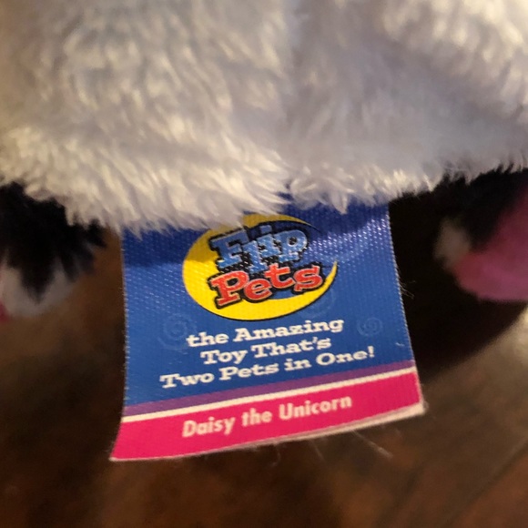 ⭐️Flip Pets - 2 Toys in One Daisy the Unicorn & Huckeberry the Cat Stuffed Plush - Picture 6 of 7
